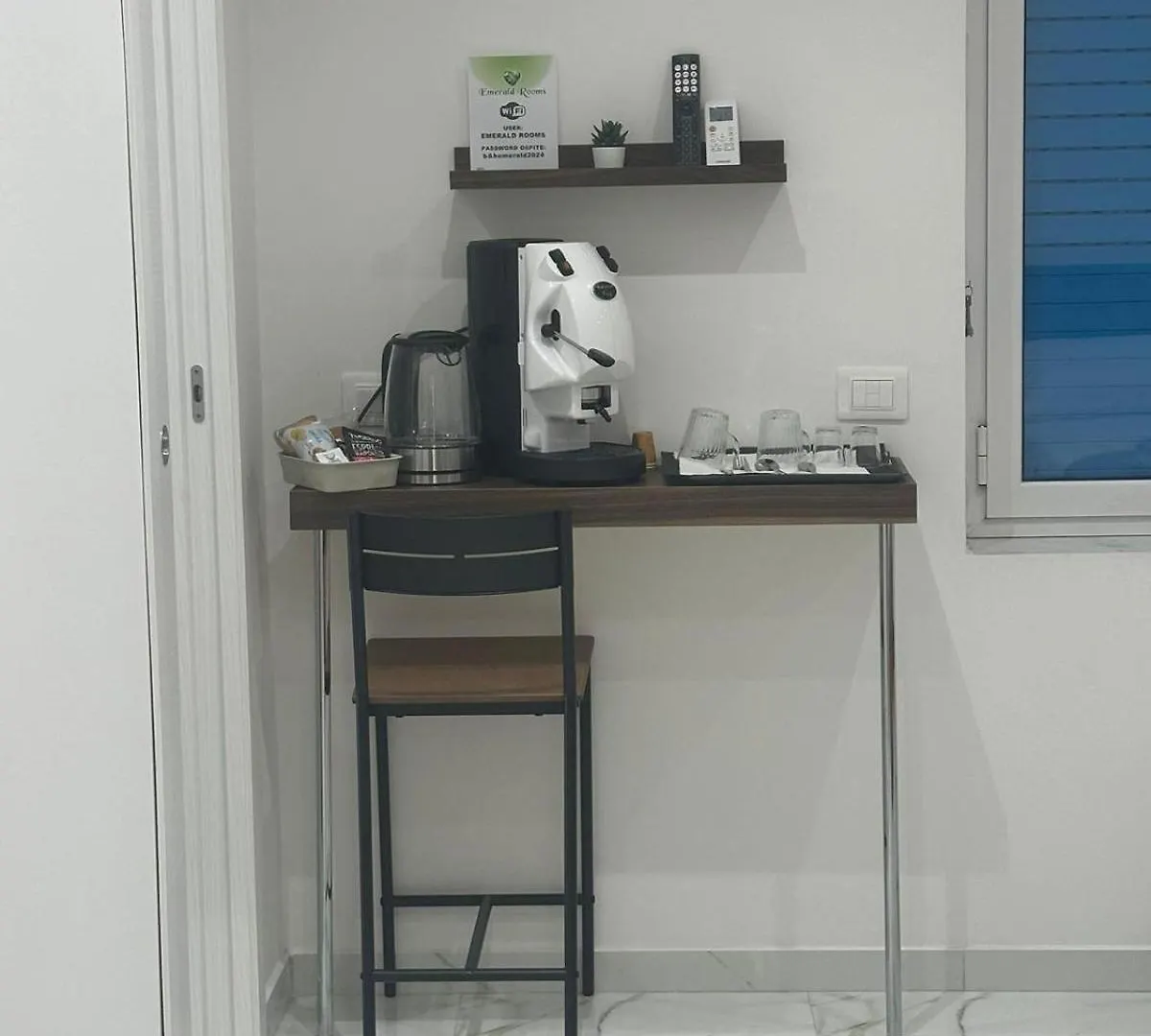 Emerald Rooms Naples 0*,  Italy