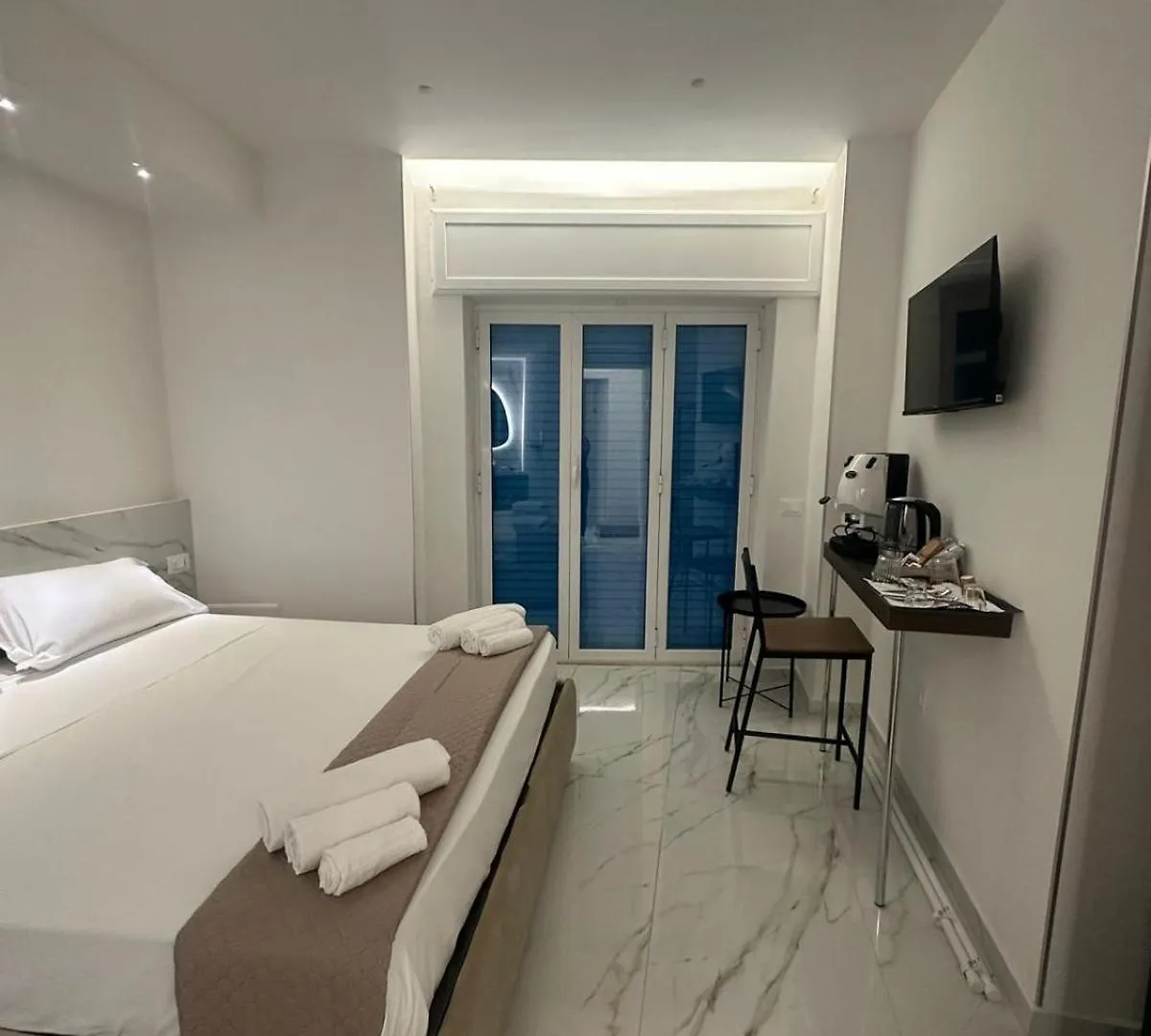 Emerald Rooms Naples Guest house