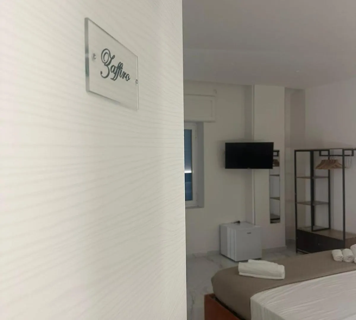 Emerald Rooms Naples 0*,  Italy