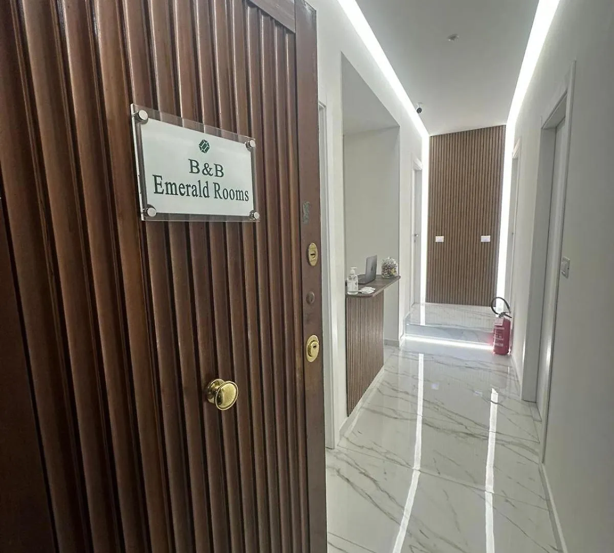 Emerald Rooms Naples Guest house