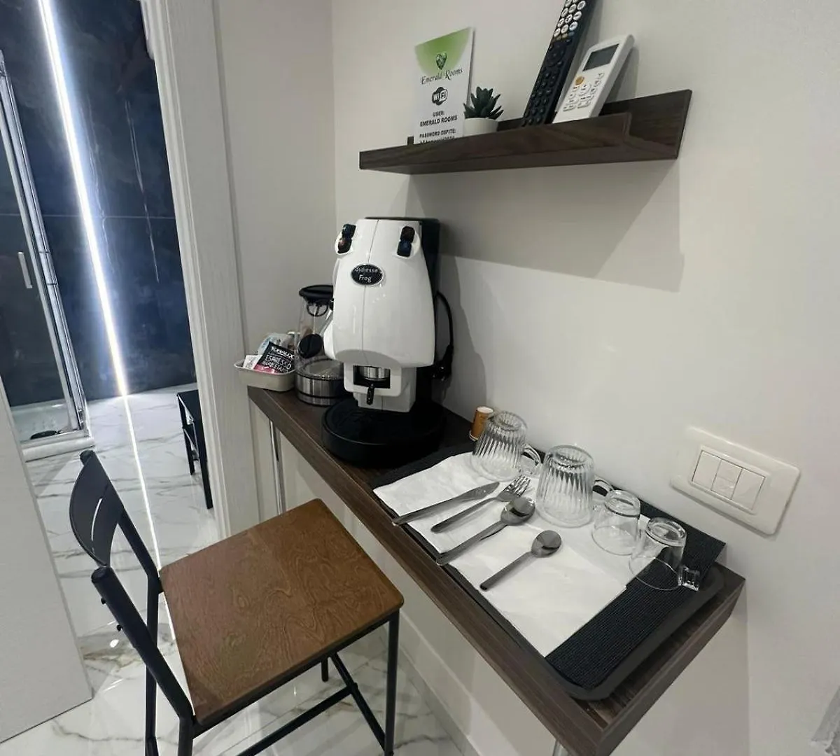 Emerald Rooms Naples
