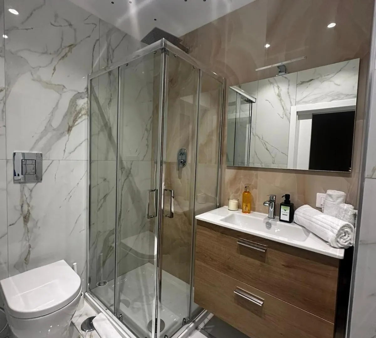 Emerald Rooms Naples 0*,  Italy