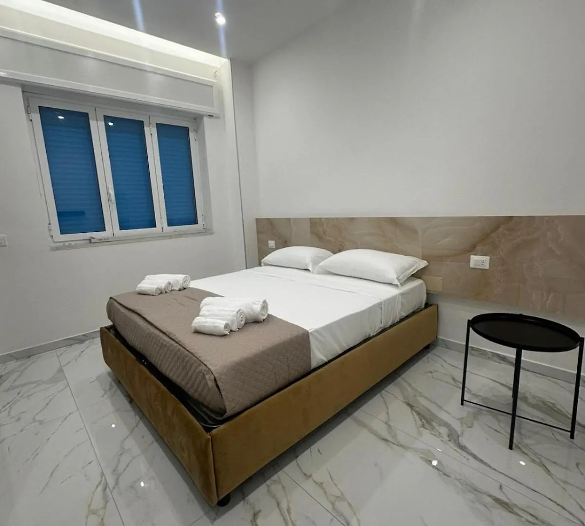 Emerald Rooms Naples Italy