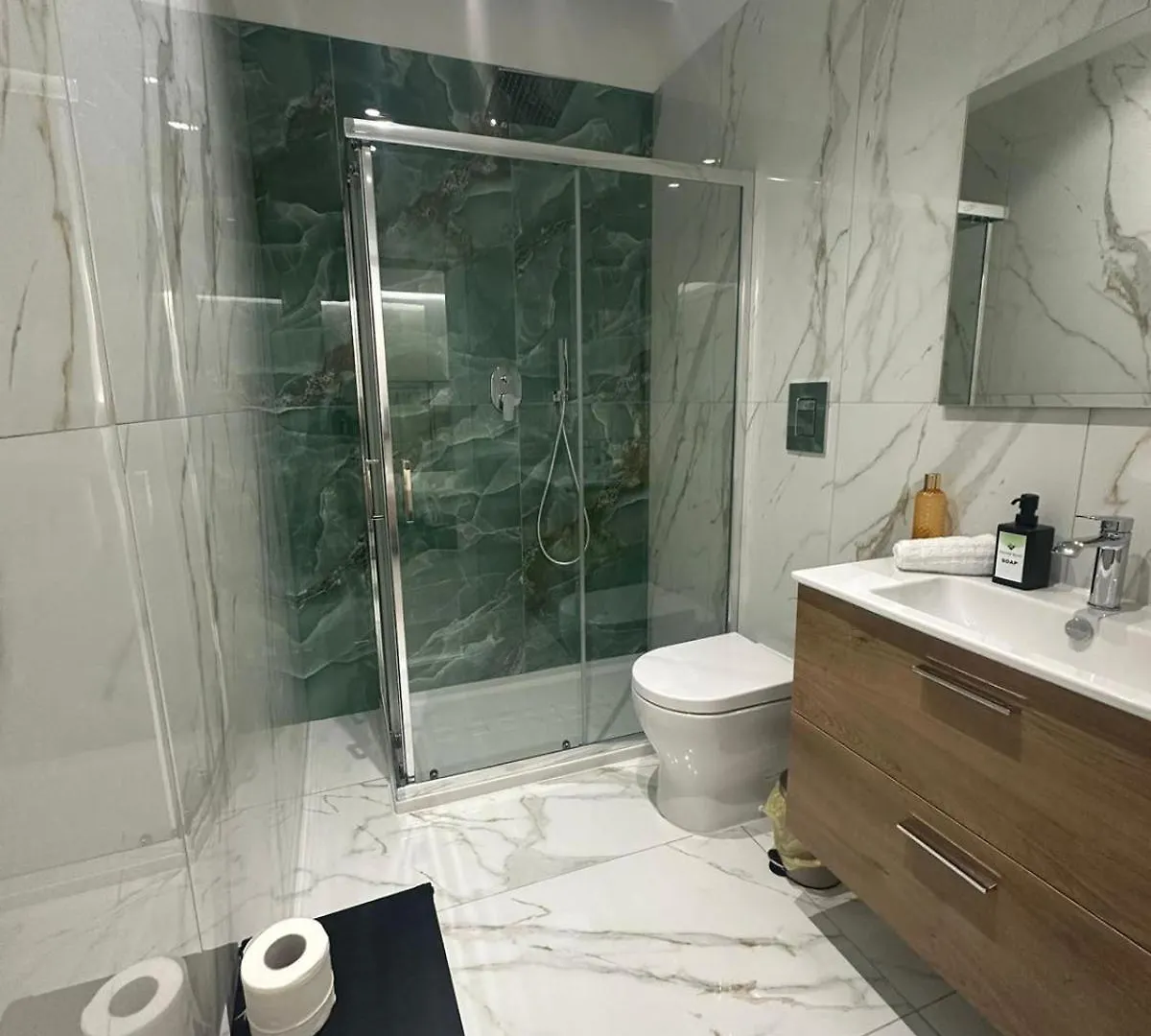 Guest house Emerald Rooms Naples Italy