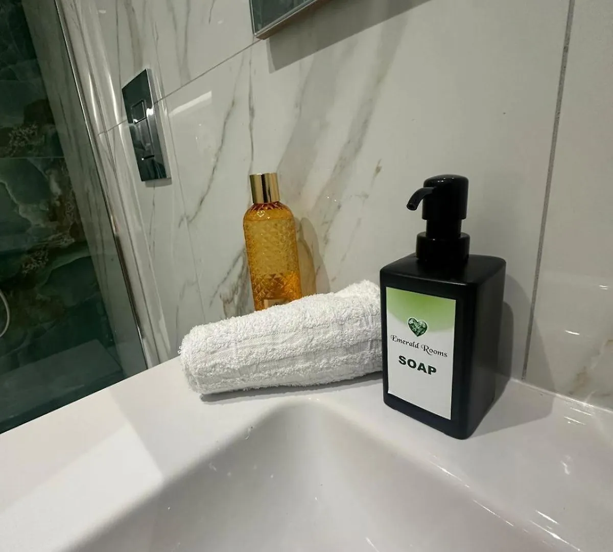 Emerald Rooms Naples