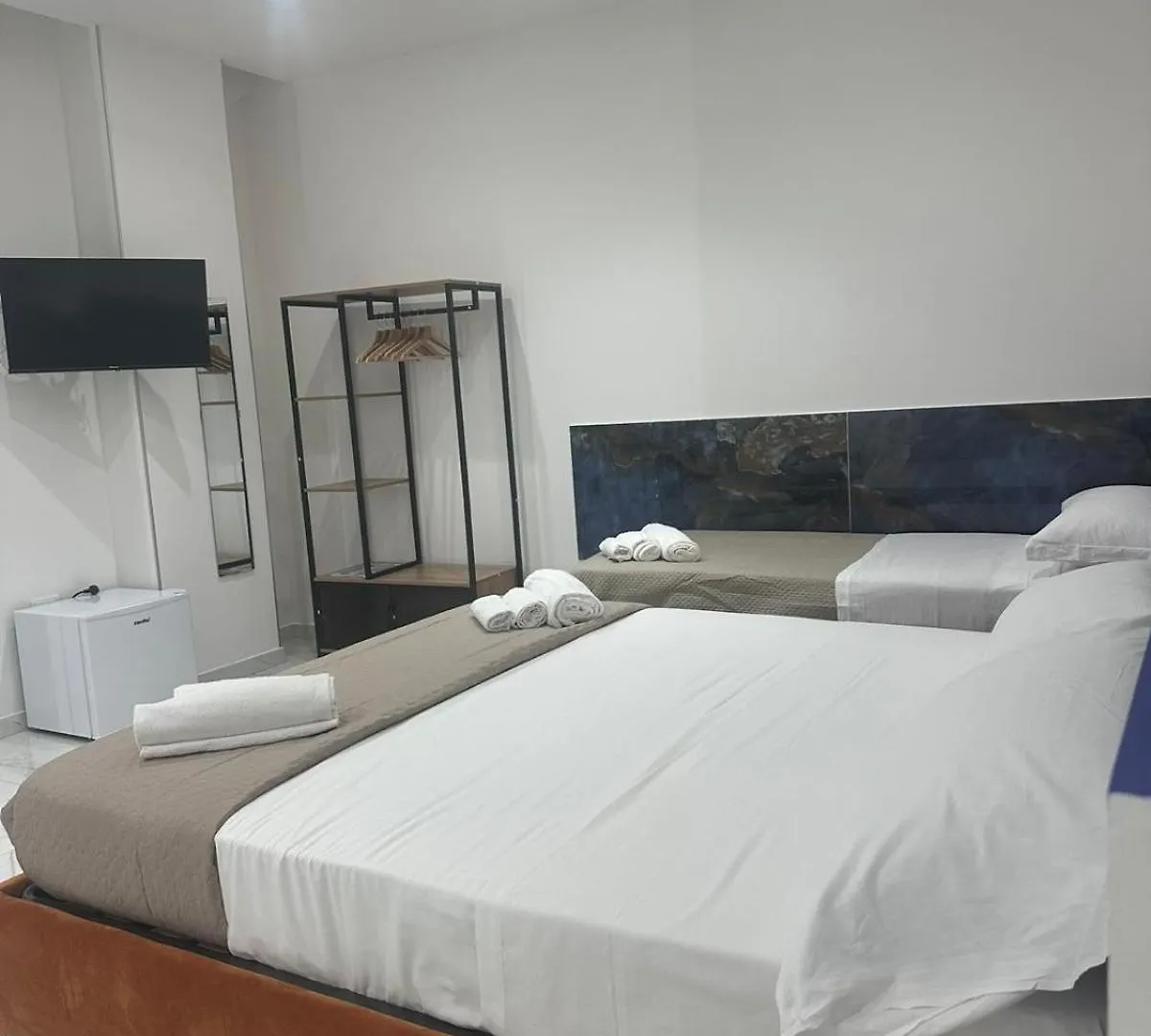 Emerald Rooms Naples Guest house