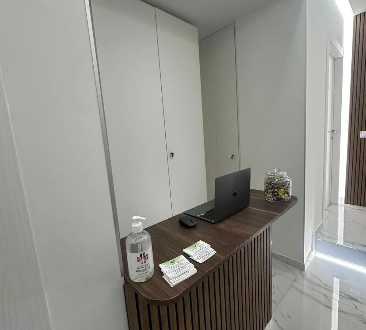 Emerald Rooms Naples