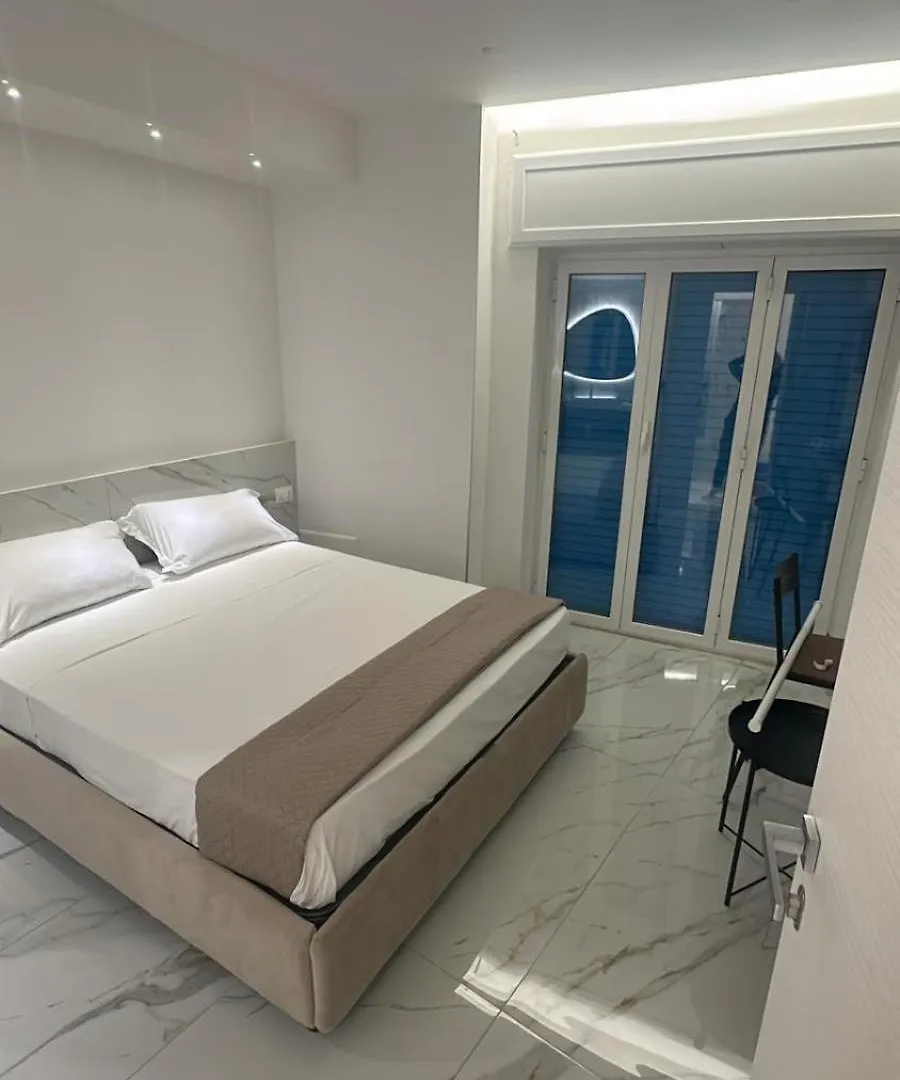 Emerald Rooms Naples